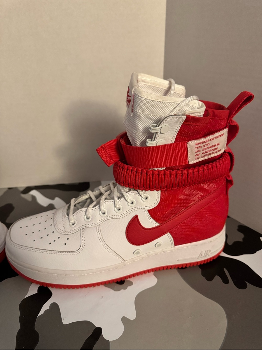 Men's High-Top Sneakers in White and Red with Ankle Strap high top Air Force One